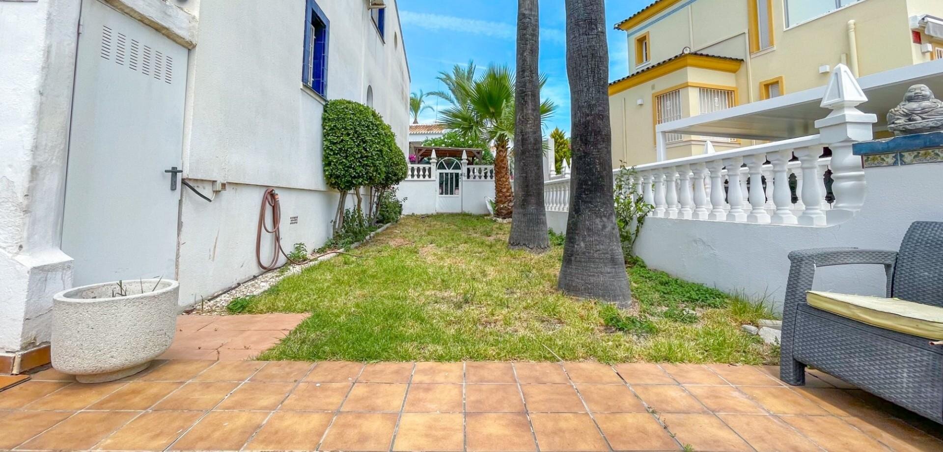 4-Bedroom House in Villamartín-las Filipinas, Orihuela Costa - Image 7