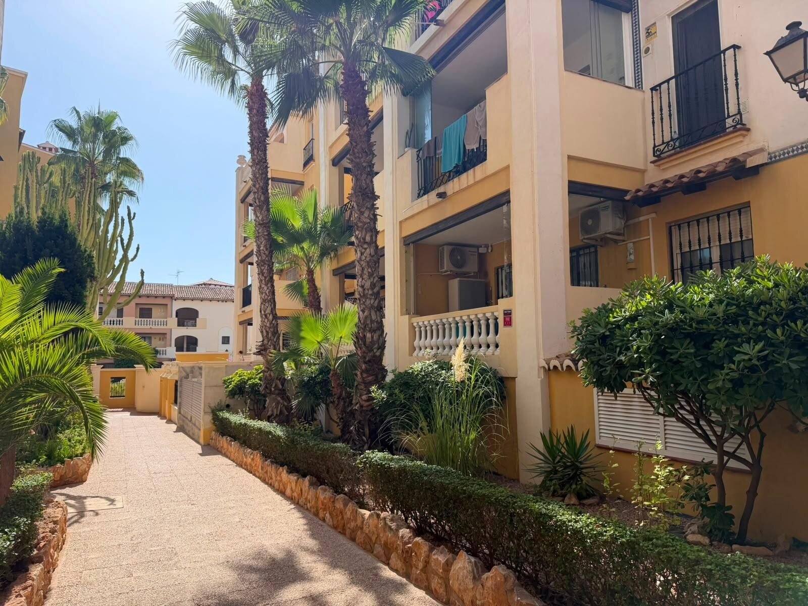 3-Bedroom Apartment in Los Frutales, Torrevieja - Image 31