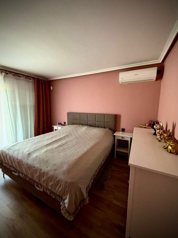 5-Bedroom Villa in La Siesta, Torrevieja - Image 4