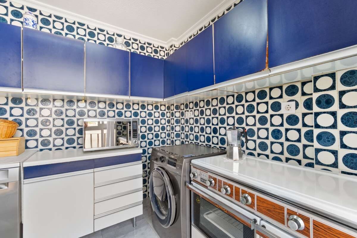 3-Bedroom Apartment in La Puntica, Lo Pagan - Image 11
