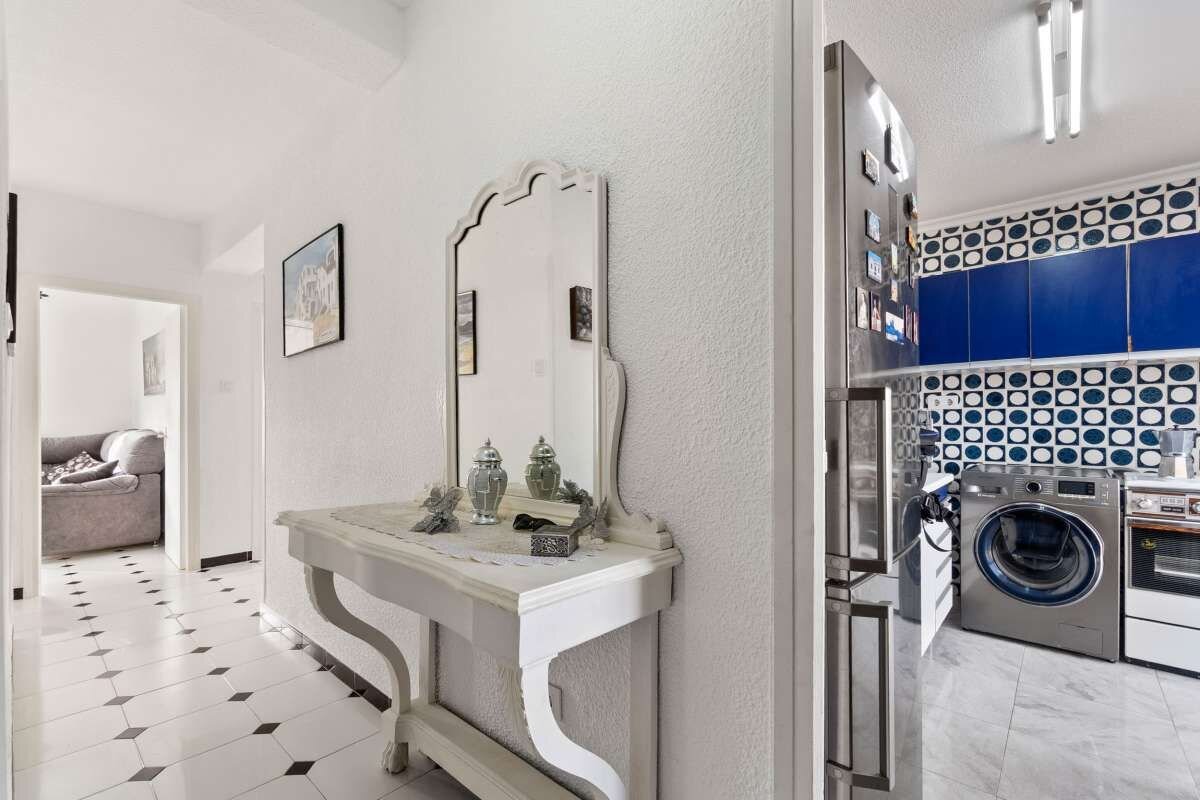 3-Bedroom Apartment in La Puntica, Lo Pagan - Image 15