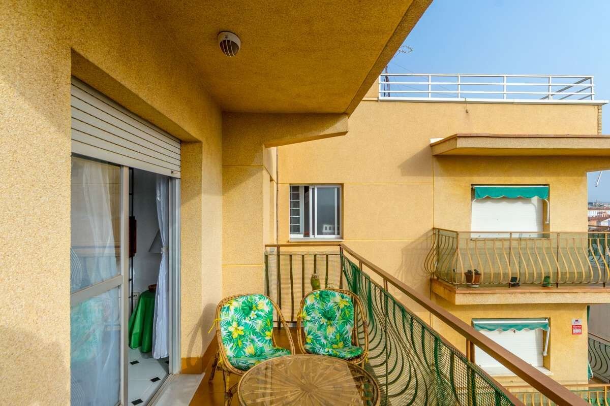 3-Bedroom Apartment in La Puntica, Lo Pagan - Image 16