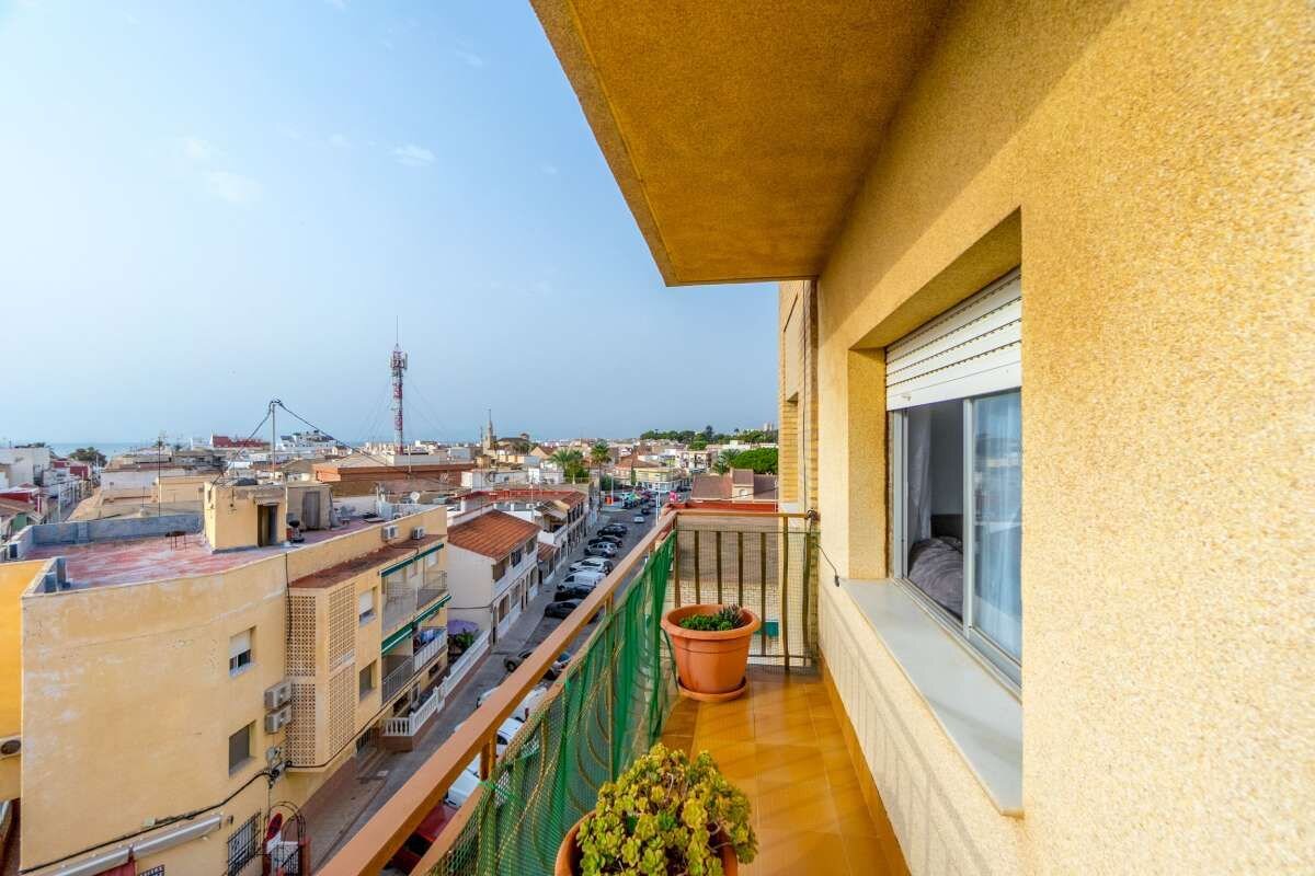 3-Bedroom Apartment in La Puntica, Lo Pagan - Image 17