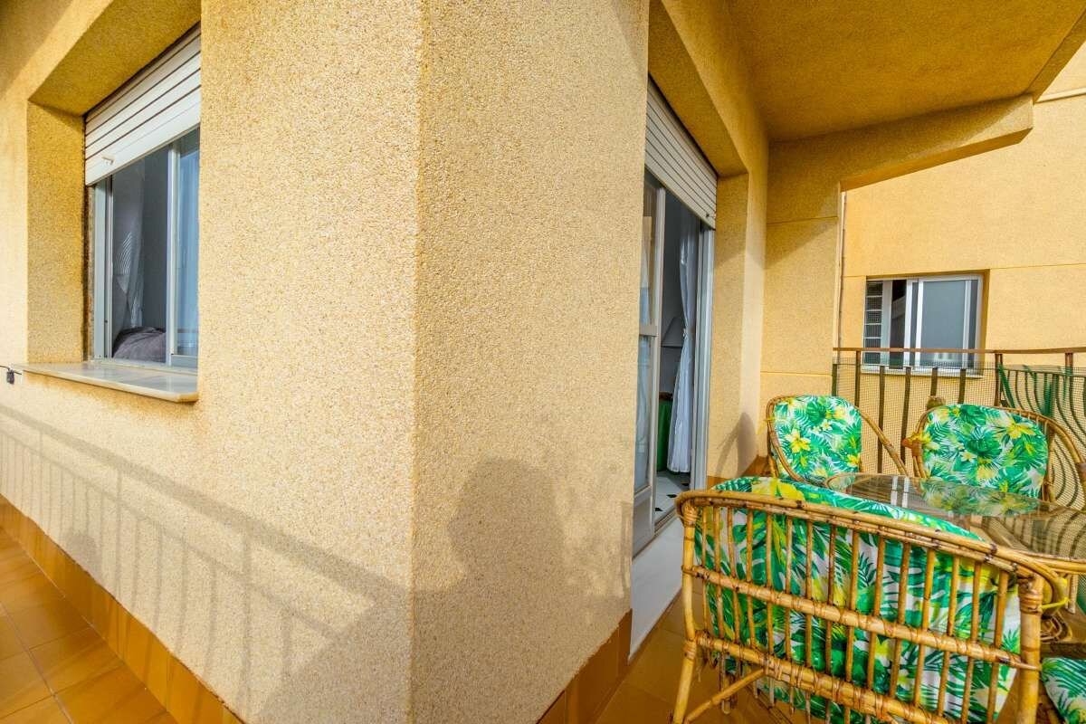 3-Bedroom Apartment in La Puntica, Lo Pagan - Image 18