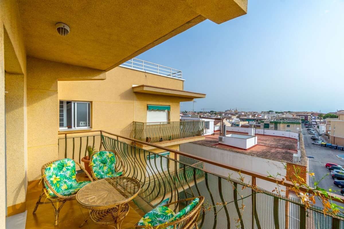 3-Bedroom Apartment in La Puntica, Lo Pagan - Image 19