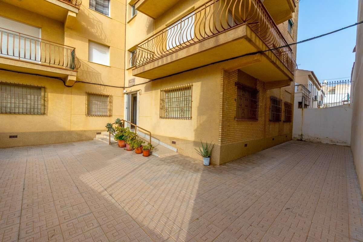 3-Bedroom Apartment in La Puntica, Lo Pagan - Image 21