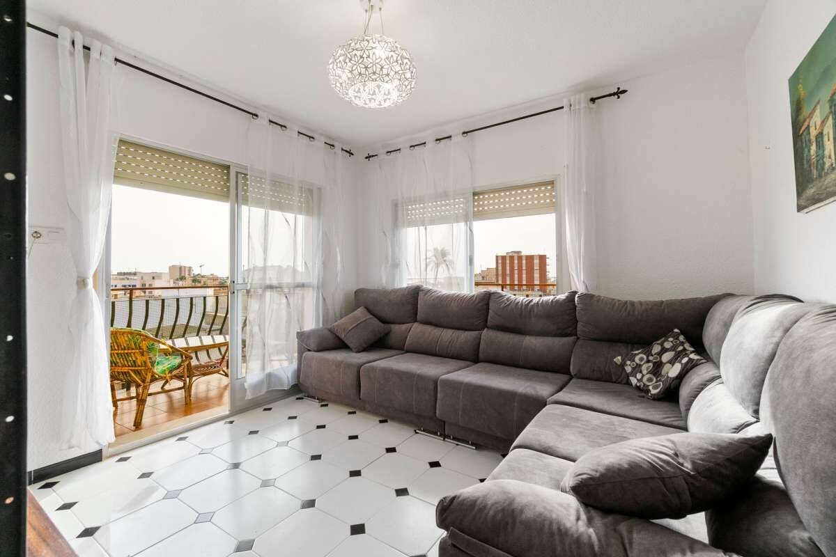 3-Bedroom Apartment in La Puntica, Lo Pagan - Image 3