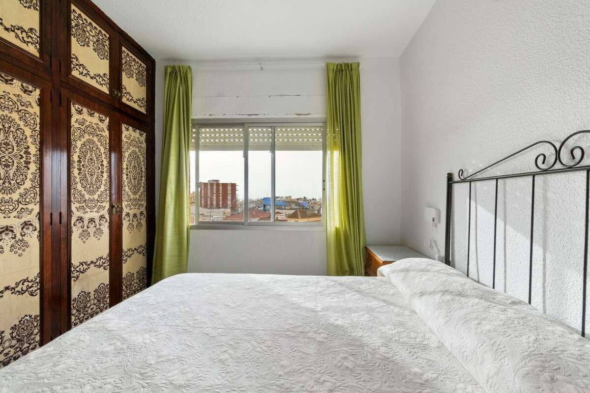 3-Bedroom Apartment in La Puntica, Lo Pagan - Image 8