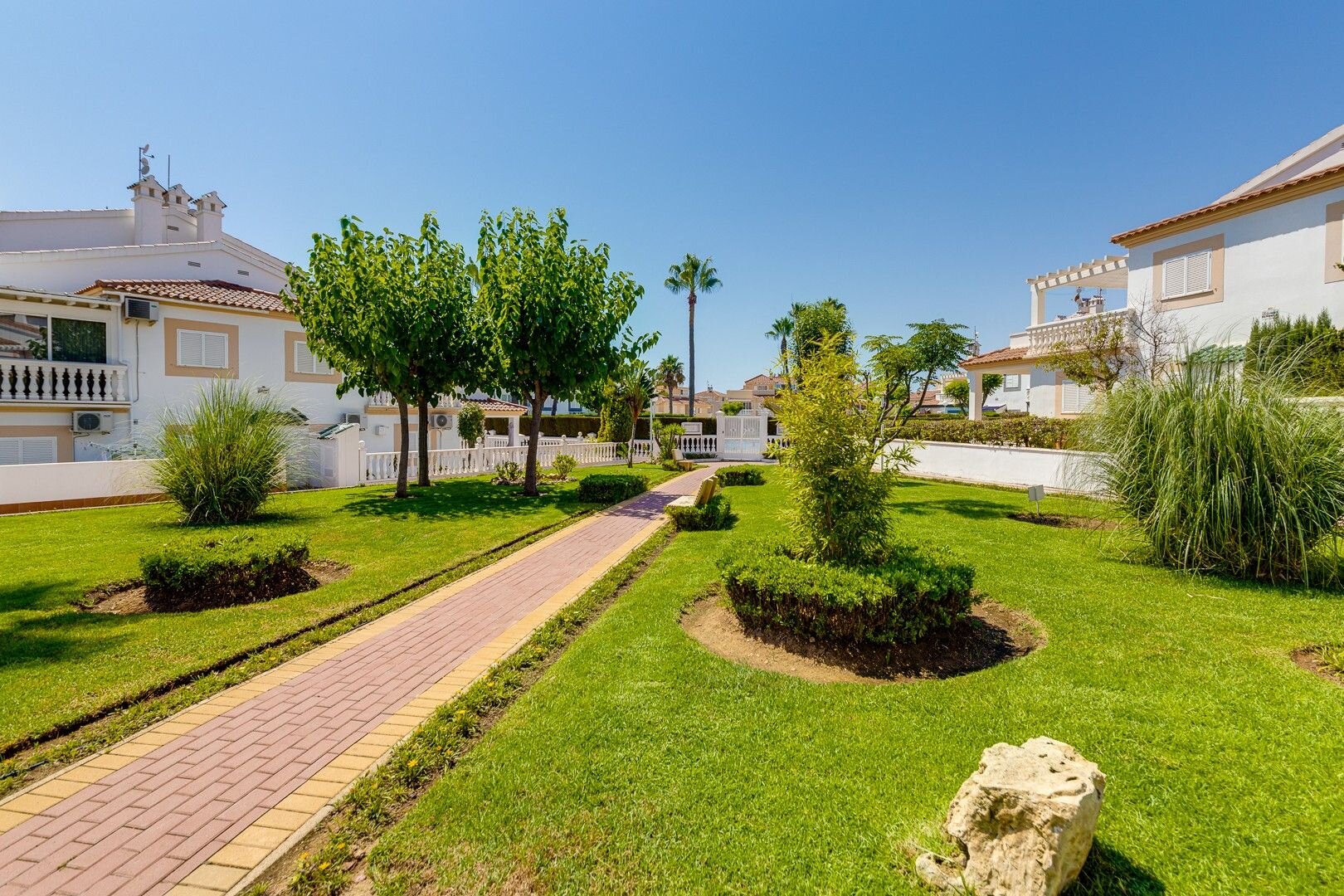 2-Bedroom Apartment in Zeniamar-Horizonte-la Campana, Orihuela Costa - Image 40