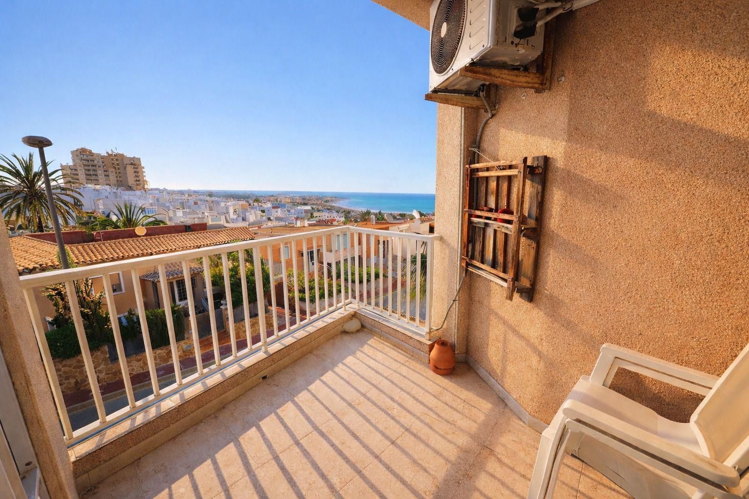 2-Bedroom Apartment in Sector 25, Torrevieja - Image 1