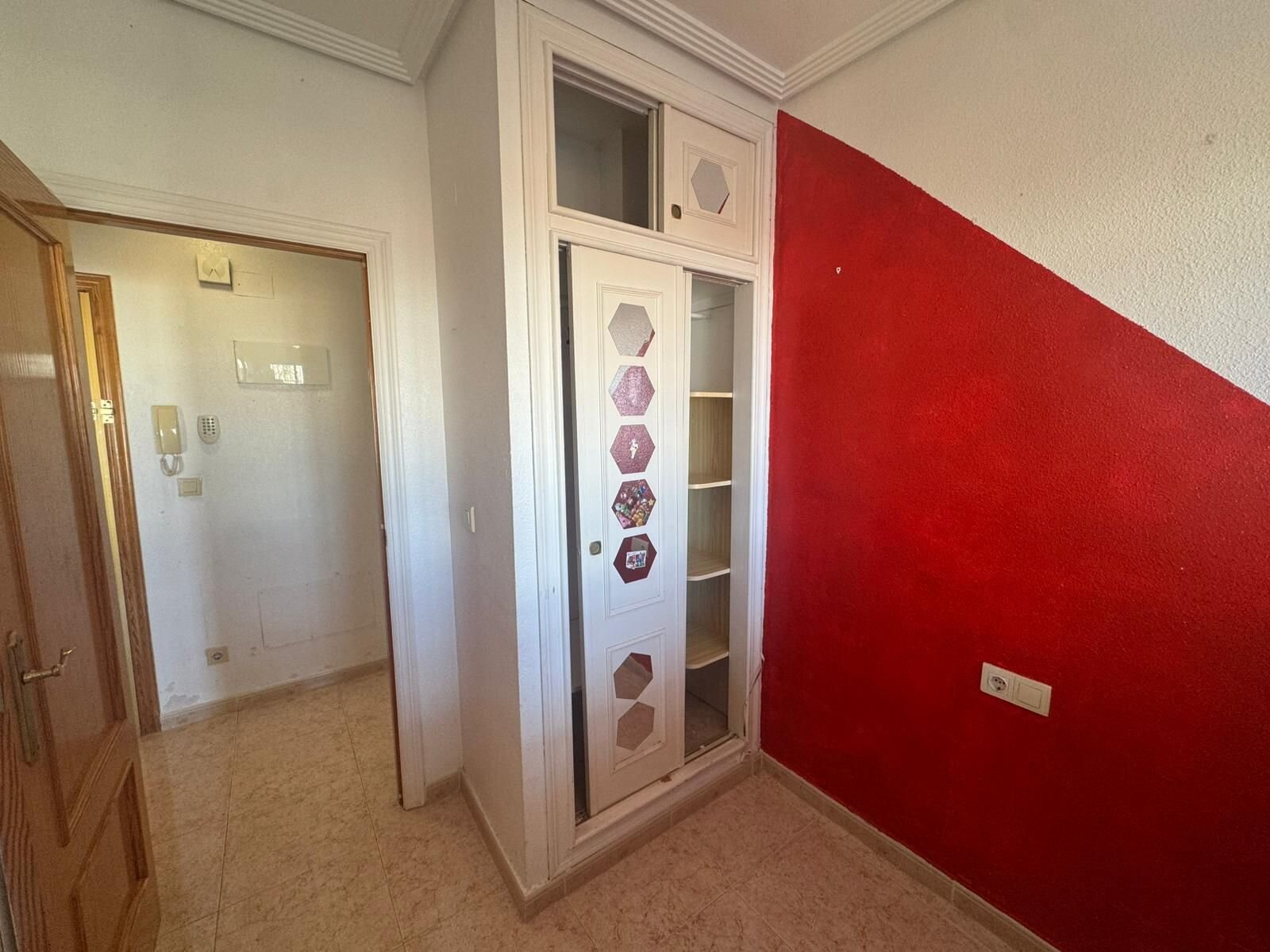 2-Bedroom Apartment in Sector 25, Torrevieja - Image 10