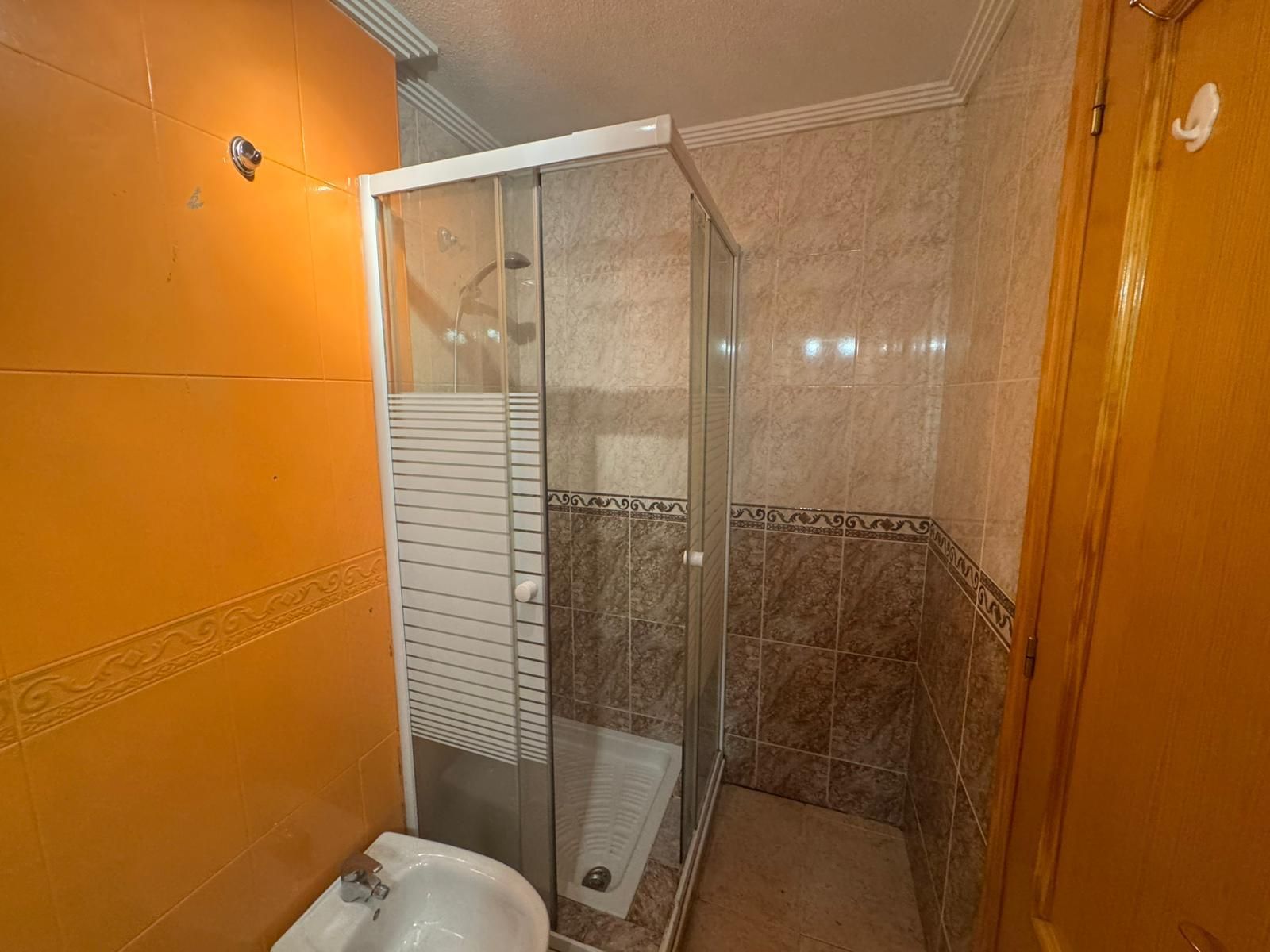 2-Bedroom Apartment in Sector 25, Torrevieja - Image 13