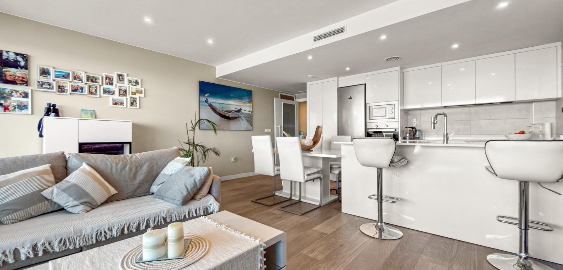 2-Bedroom Apartment in Cartagena - Image 2