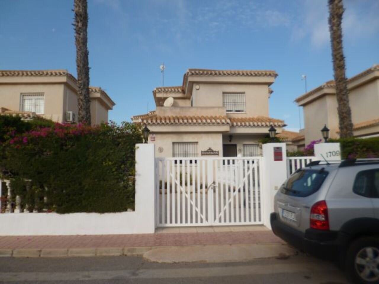 Villa de 3 Dormitorios en La Zenia, Orihuela Costa - Image 1