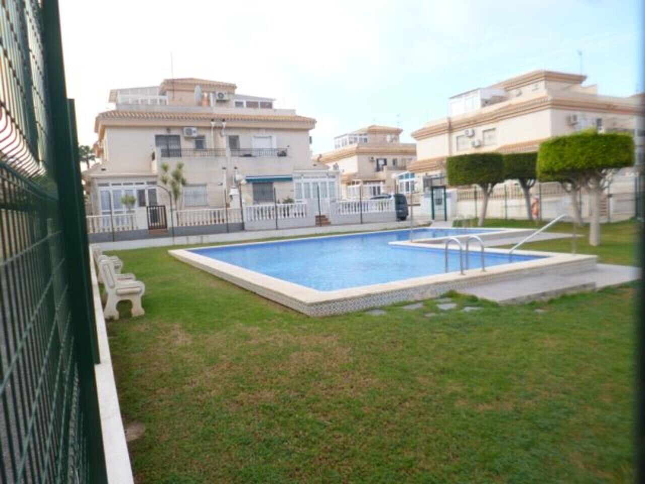 Villa de 3 Dormitorios en La Zenia, Orihuela Costa - Image 2