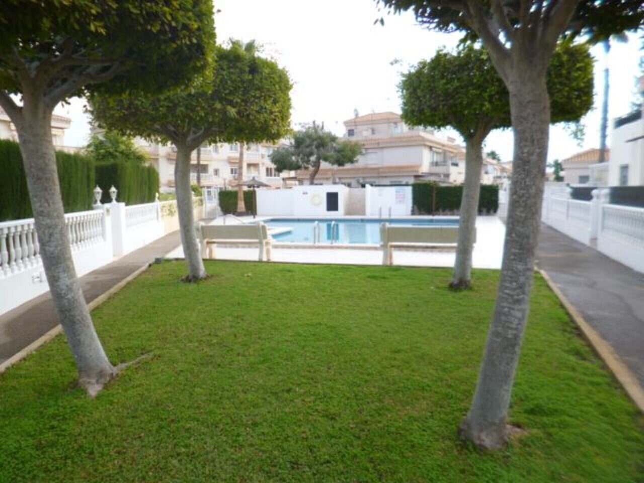 Villa de 3 Dormitorios en La Zenia, Orihuela Costa - Image 24