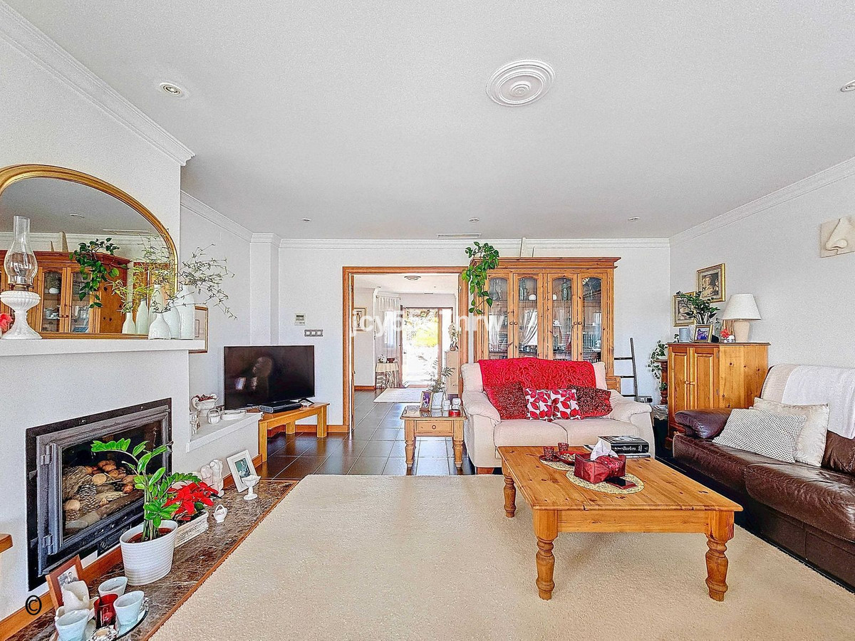 5-Bedroom Detached House in  Pinoso | Sunny Casas - Costa... - Image 8