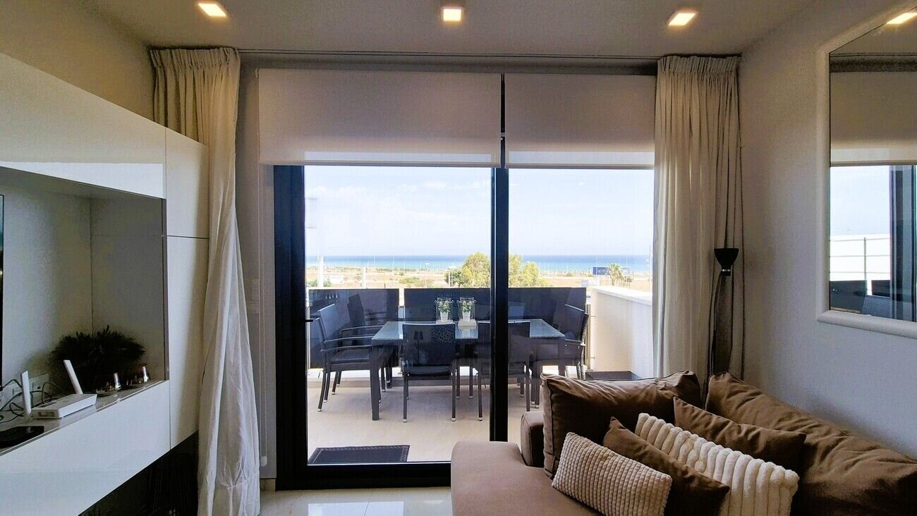 3-Bedroom Apartment in Punta Prima, Orihuela Costa - Image 10