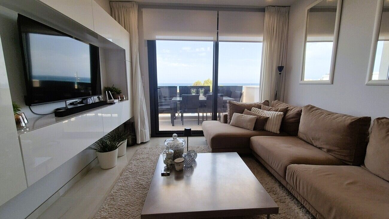 3-Bedroom Apartment in Punta Prima, Orihuela Costa - Image 11