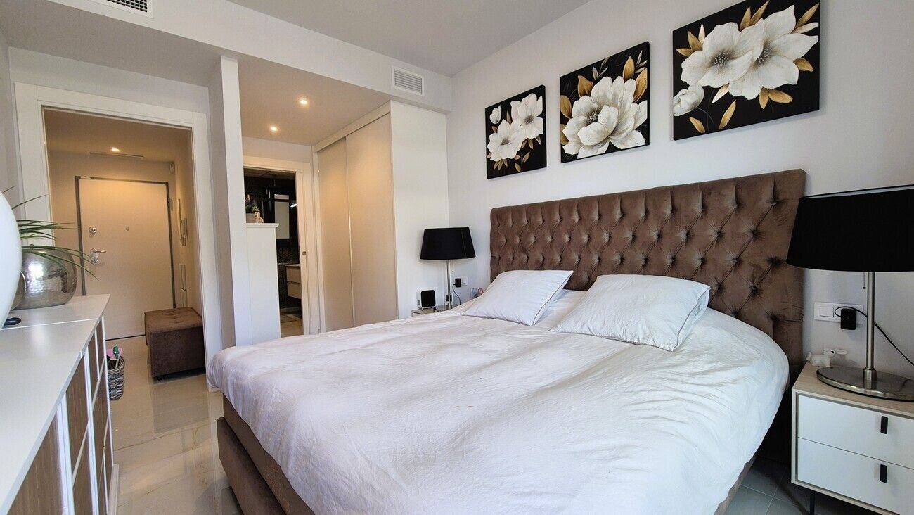 3-Bedroom Apartment in Punta Prima, Orihuela Costa - Image 13