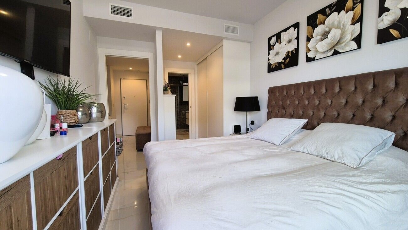 3-Bedroom Apartment in Punta Prima, Orihuela Costa - Image 14