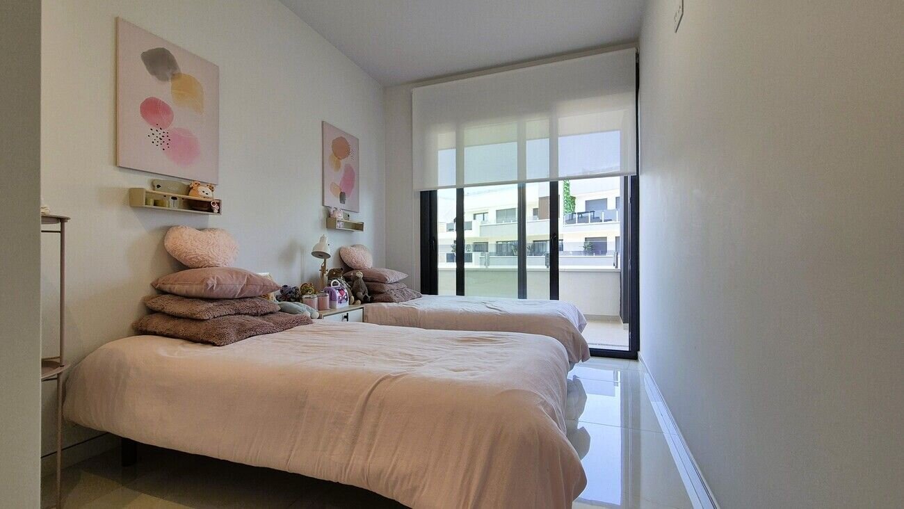 3-Bedroom Apartment in Punta Prima, Orihuela Costa - Image 19