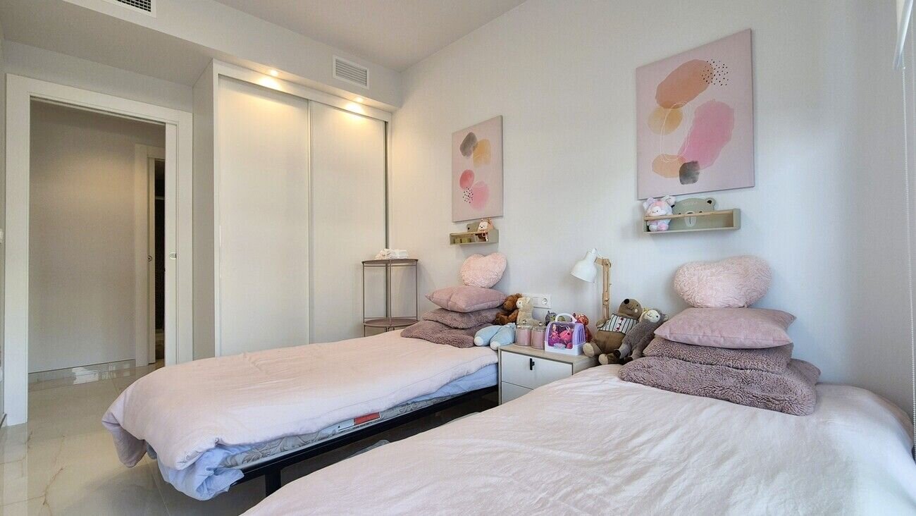 3-Bedroom Apartment in Punta Prima, Orihuela Costa - Image 20
