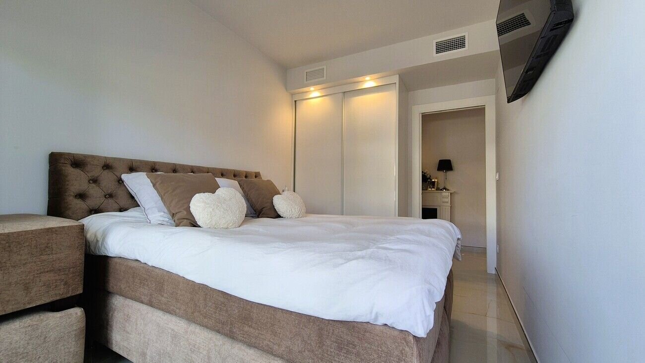 3-Bedroom Apartment in Punta Prima, Orihuela Costa - Image 24