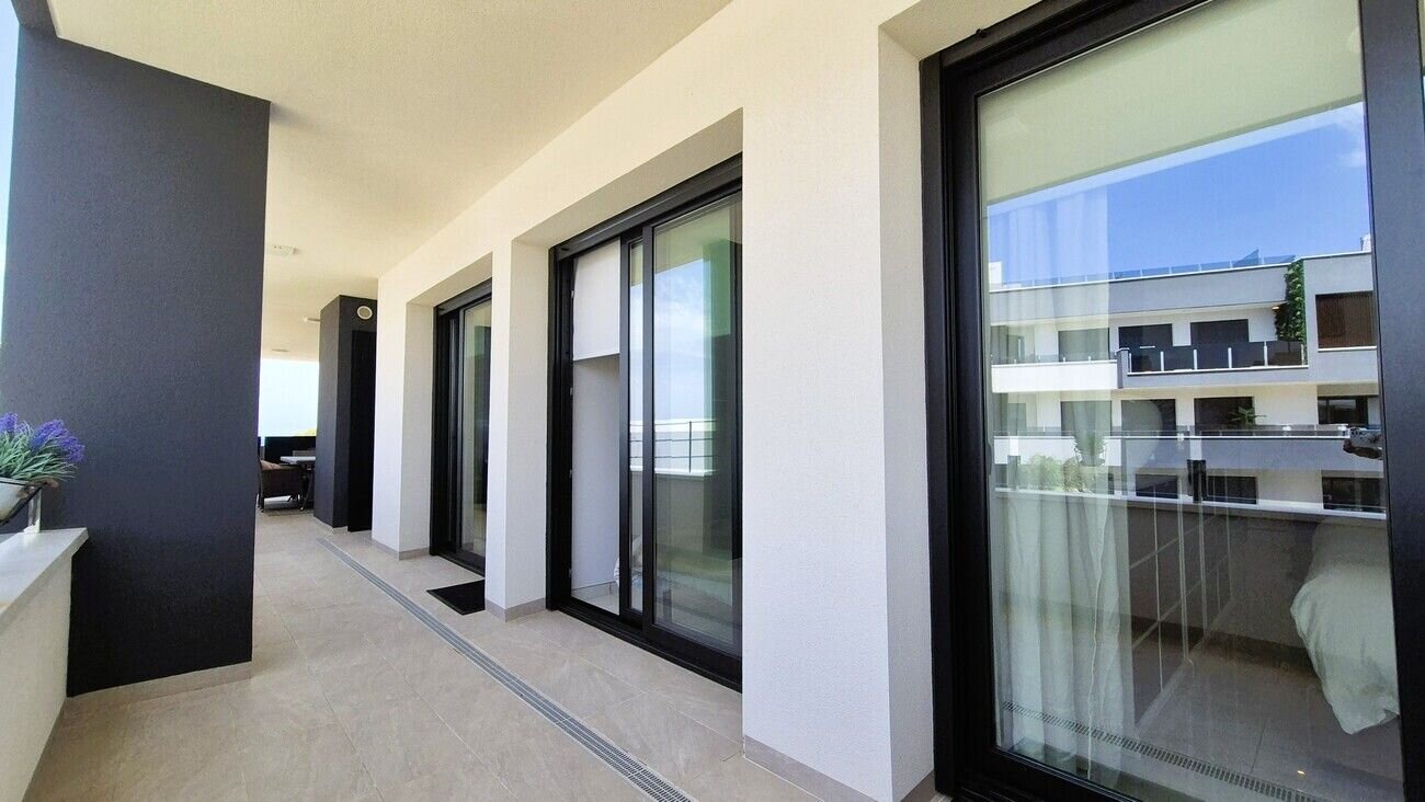 3-Bedroom Apartment in Punta Prima, Orihuela Costa - Image 27