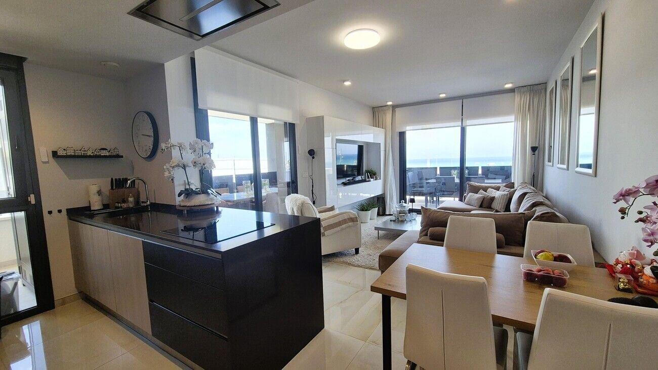 3-Bedroom Apartment in Punta Prima, Orihuela Costa - Image 6