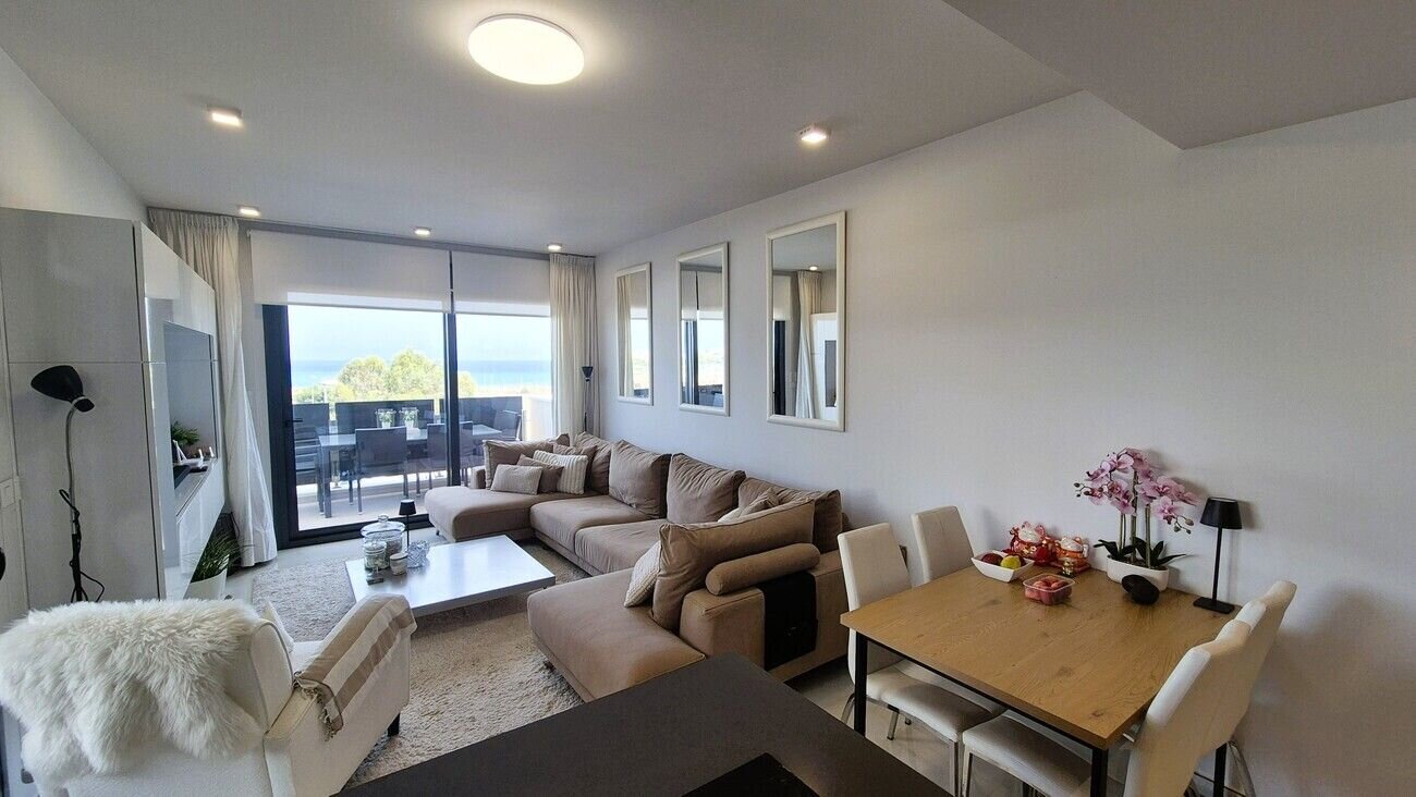 3-Bedroom Apartment in Punta Prima, Orihuela Costa - Image 7