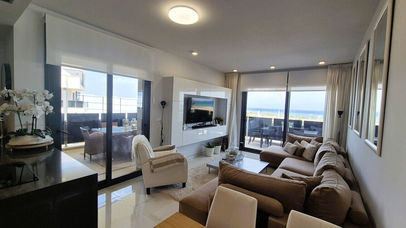 3-Bedroom Apartment in Punta Prima, Orihuela Costa - Image 9