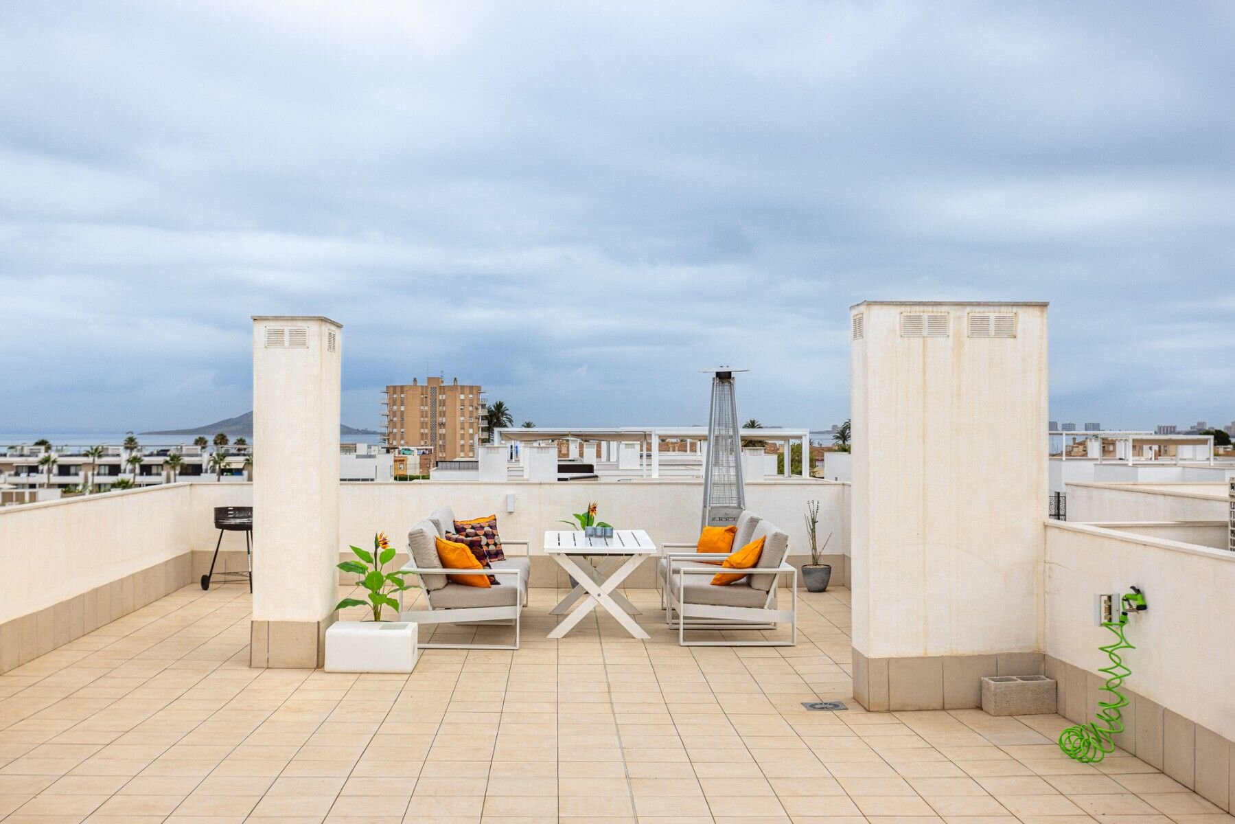 Apartamento de 3 Dormitorios en Cartagena - Image 29