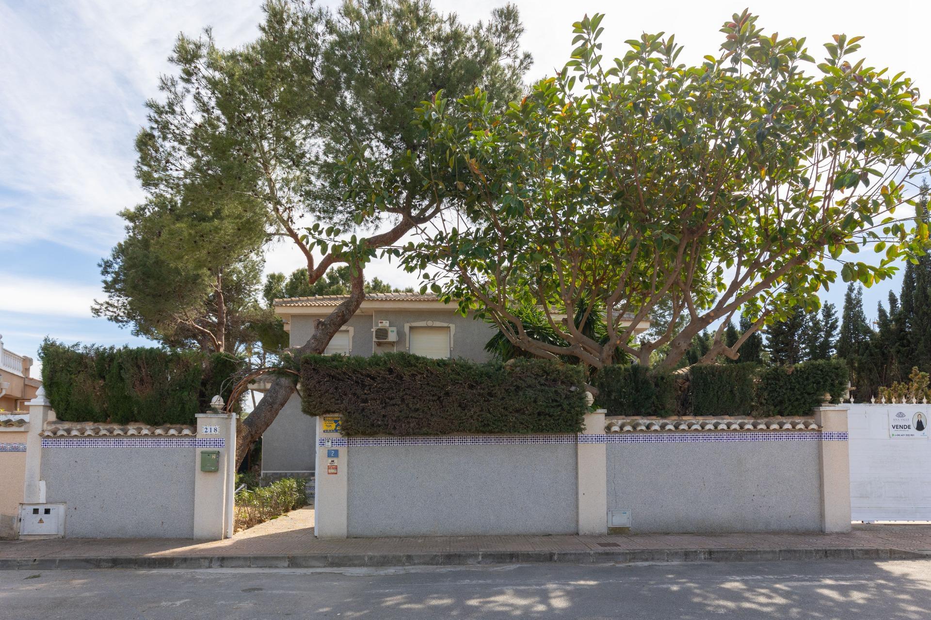 5-Bedroom Villa in Rojales - Image 26