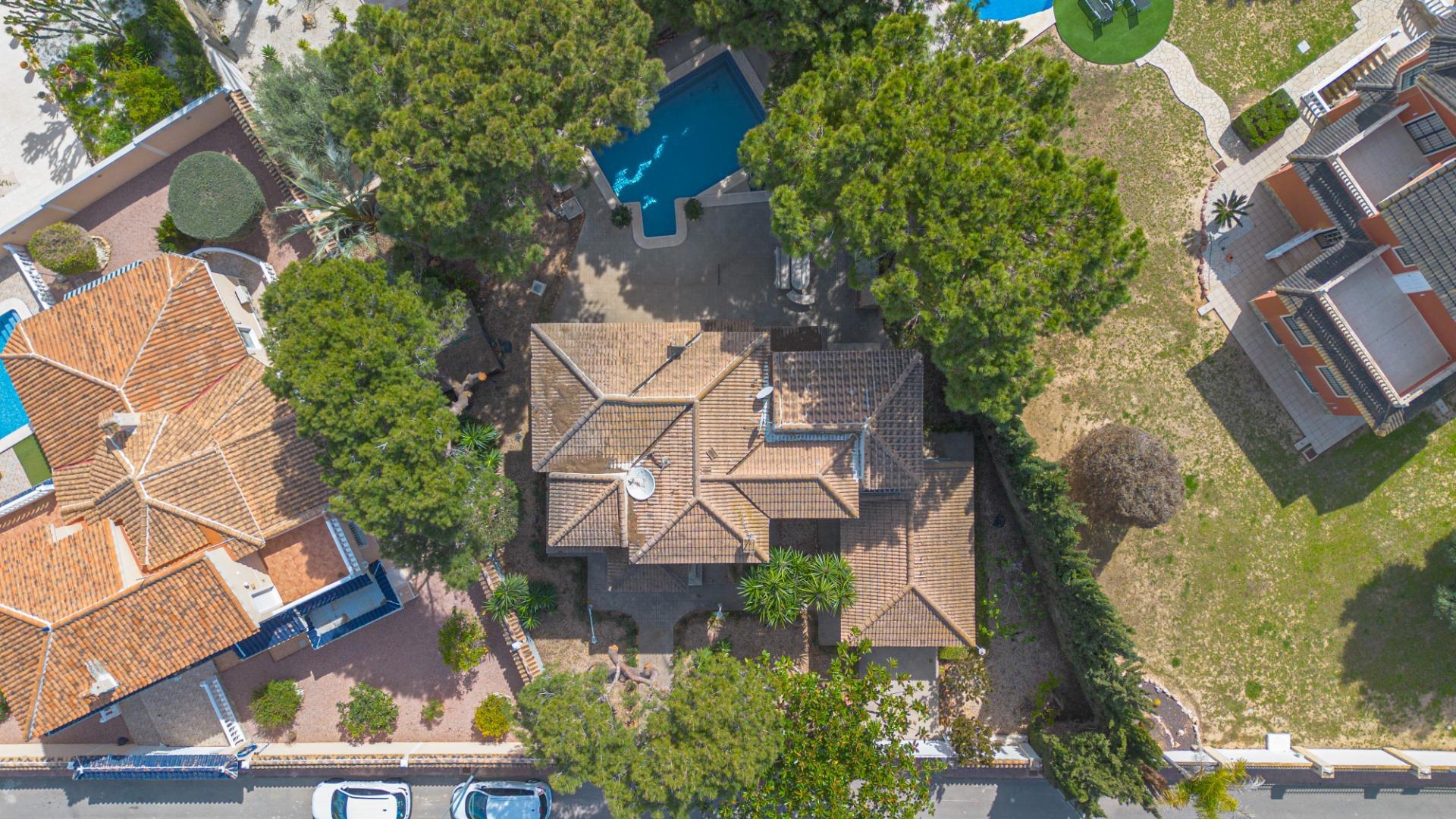 5-Bedroom Villa in Rojales - Image 29