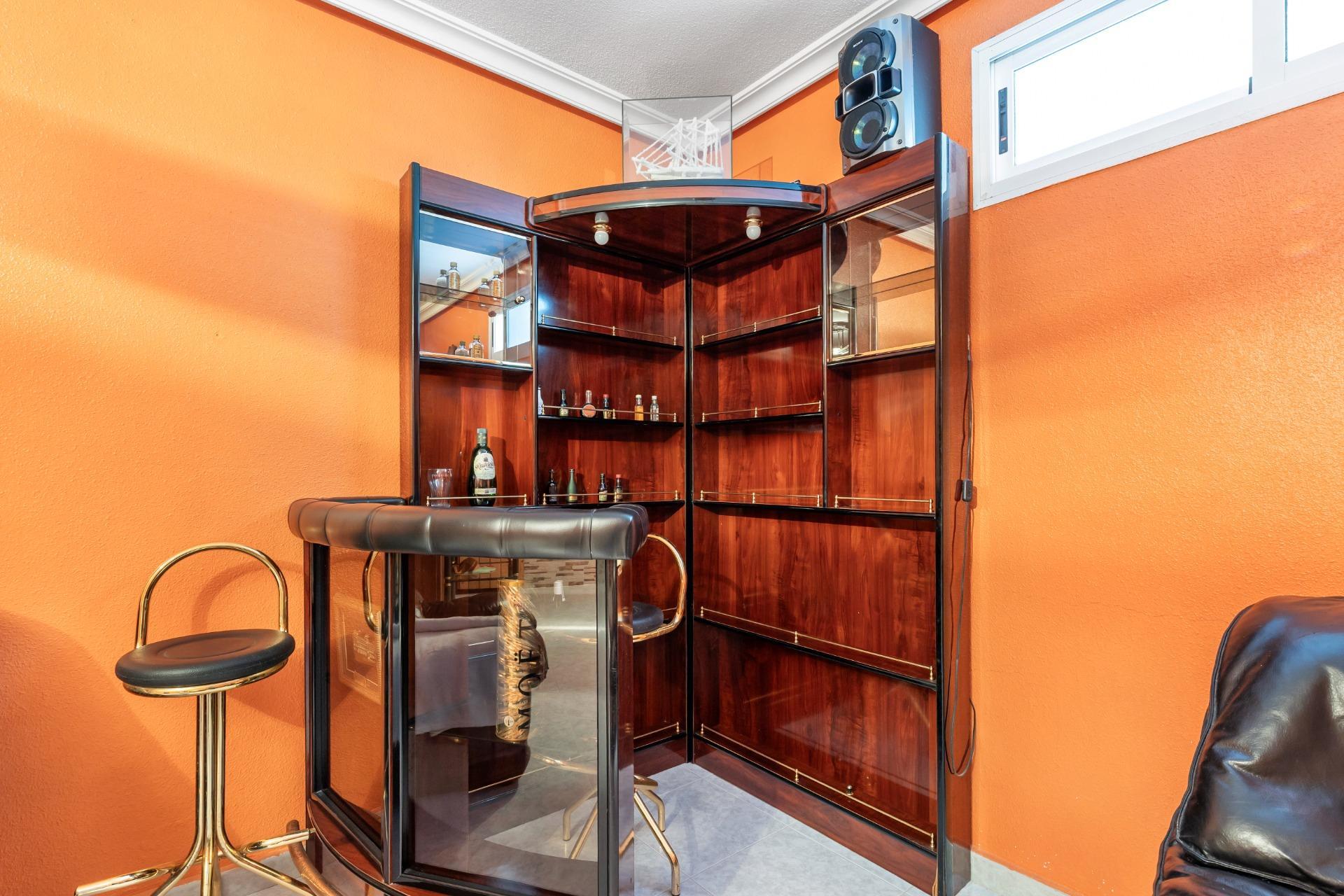 5-Bedroom Villa in Rojales - Image 43