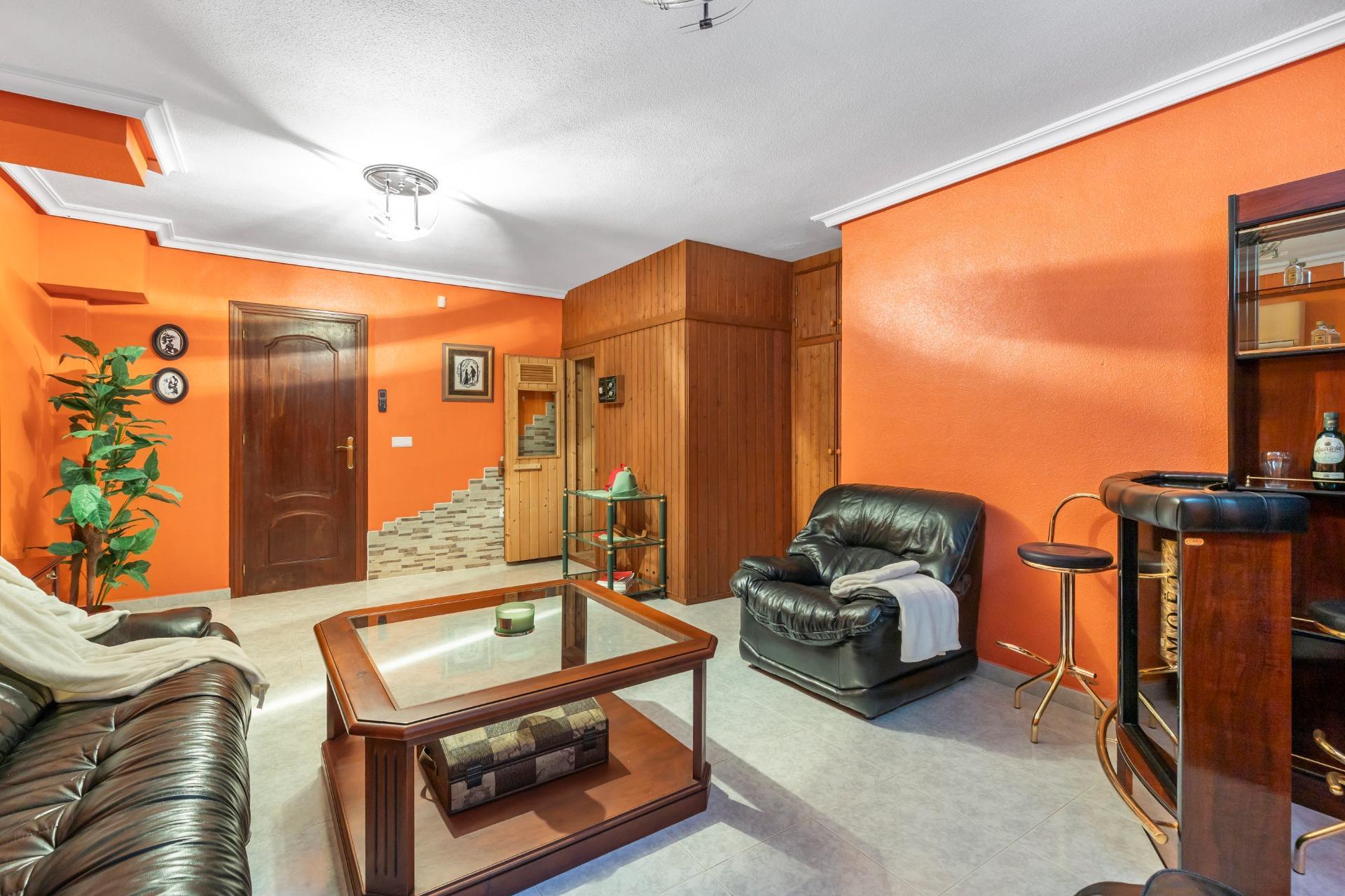 5-Bedroom Villa in Rojales - Image 44