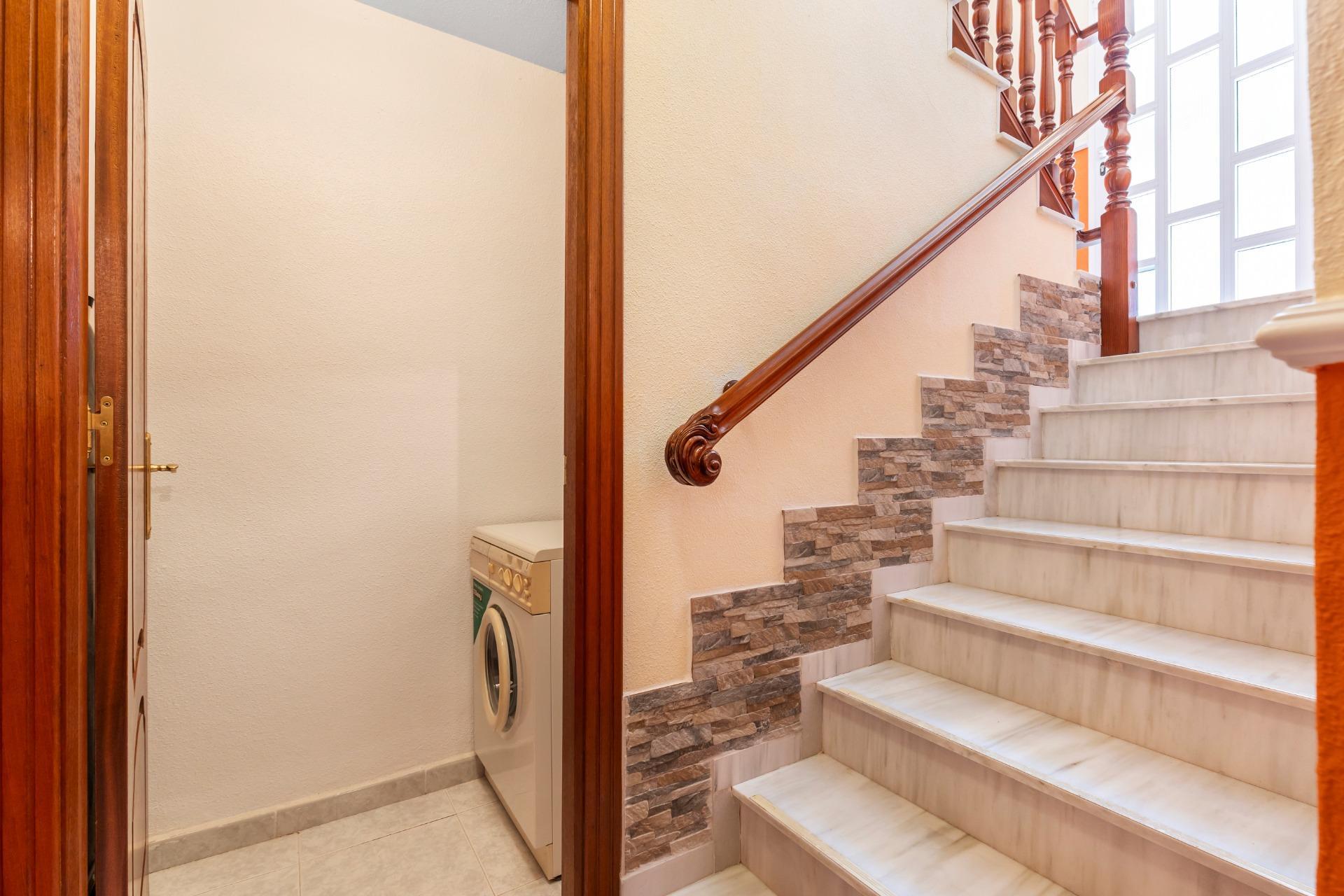 5-Bedroom Villa in Rojales - Image 46