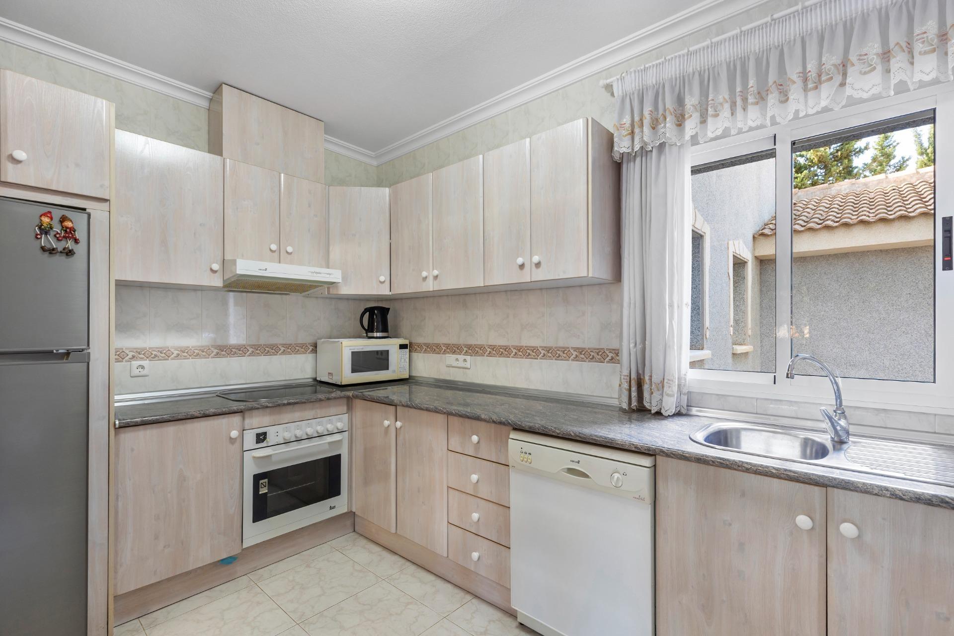 5-Bedroom Villa in Rojales - Image 7