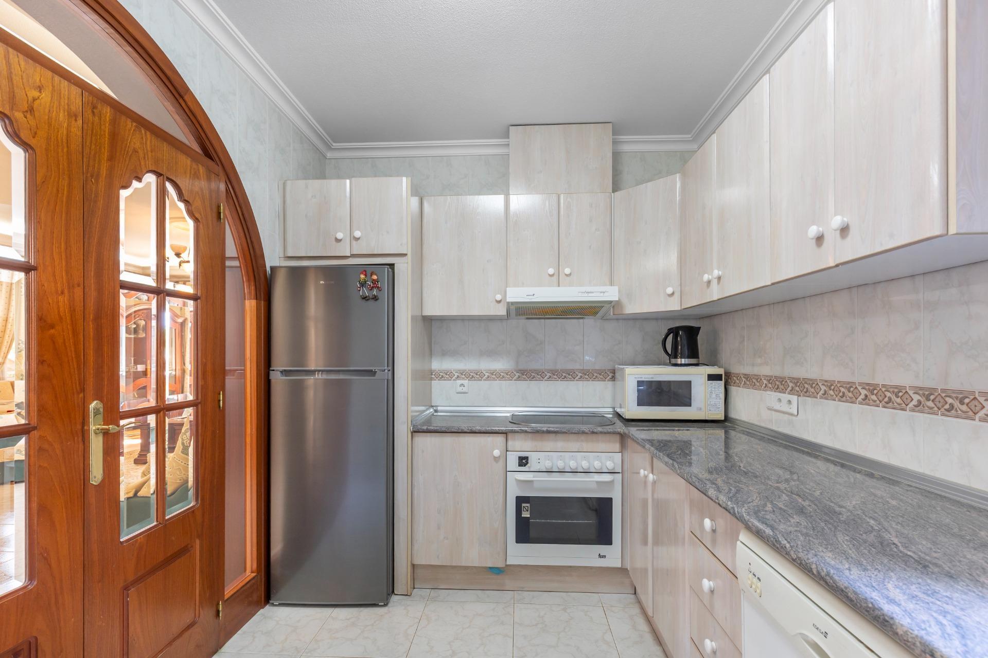 5-Bedroom Villa in Rojales - Image 8