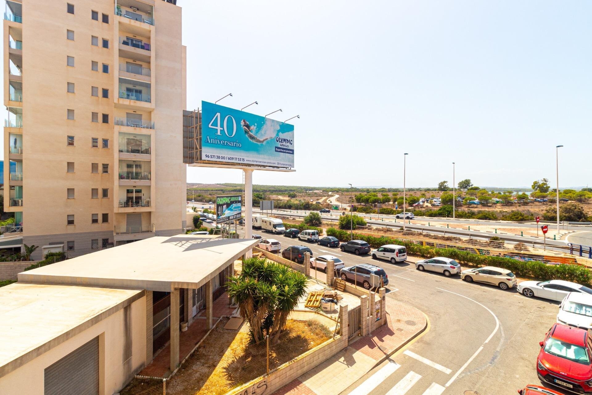 2-Bedroom Apartment in La Mata Pueblo, Torrevieja - Image 15