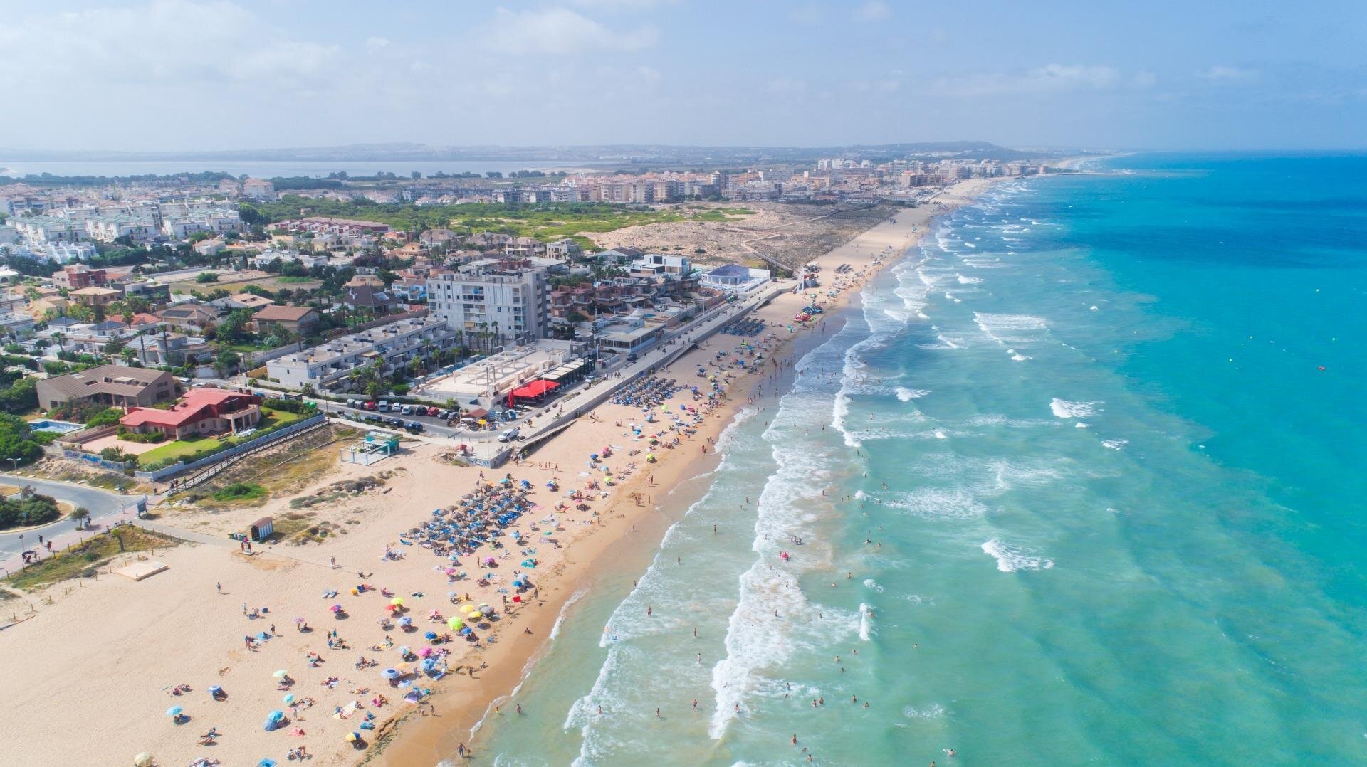 2-Bedroom Apartment in La Mata Pueblo, Torrevieja - Image 21