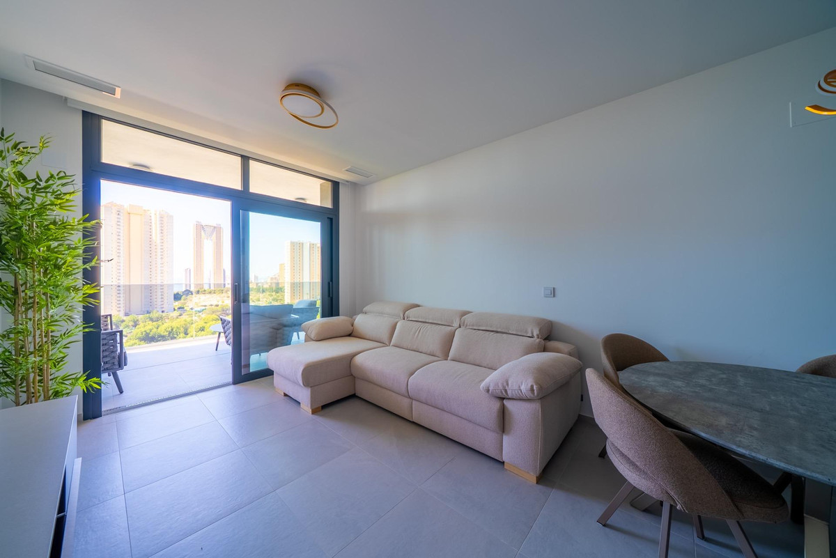 2-Bedroom Middle Floor Apartment in  Benidorm | Sunny Cas... - Image 21