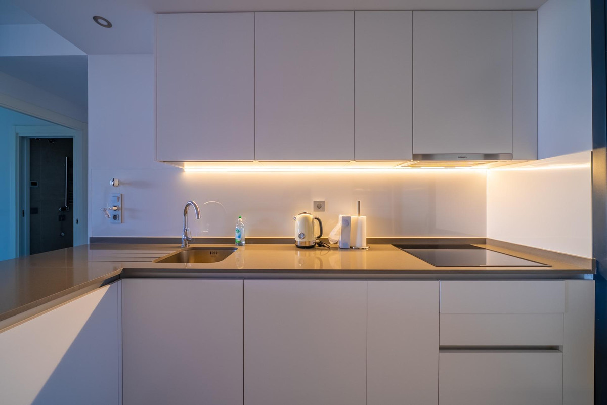 2-Bedroom Middle Floor Apartment in  Benidorm | Sunny Cas... - Image 6