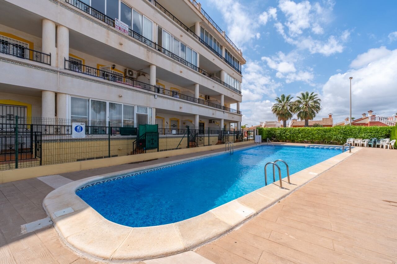 2-Bedroom Apartment in La Zenia, Orihuela Costa - Image 27