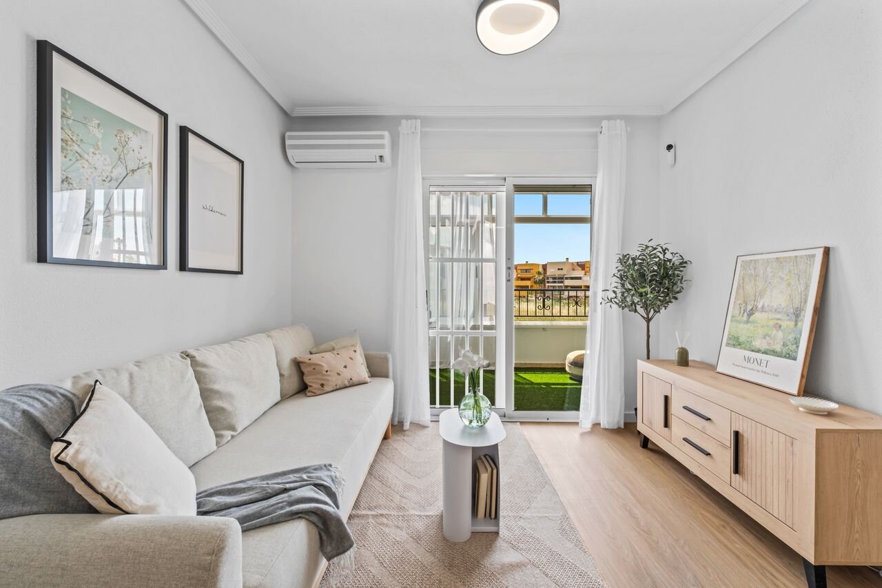 2-Bedroom Apartment in La Zenia, Orihuela Costa - Image 6