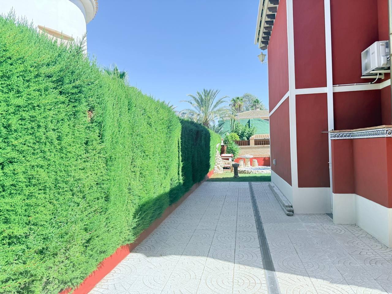 5-Bedroom Villa in Las Ramblas, Orihuela Costa - Image 34