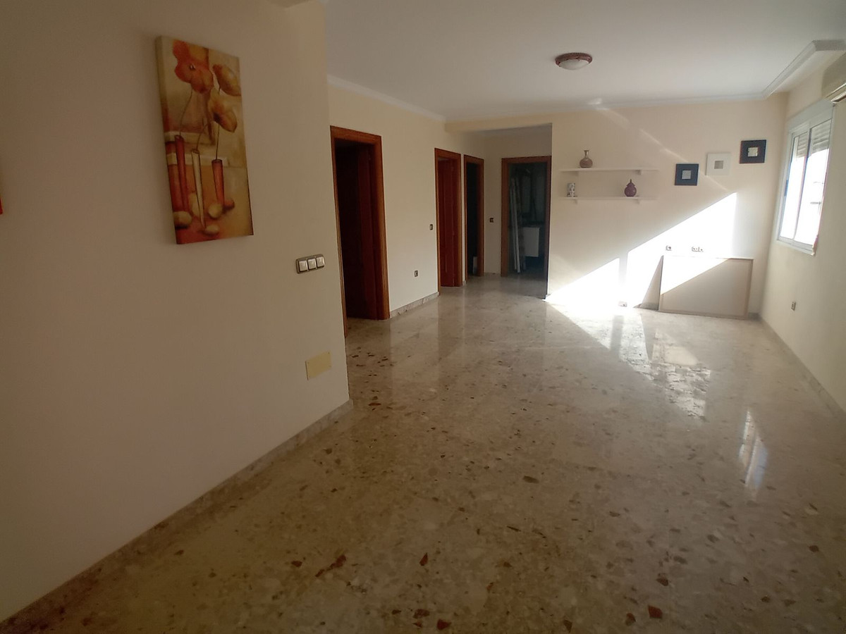 3-Bedroom Middle Floor Apartment in  Puerto de Mazarrón |... - Image 2
