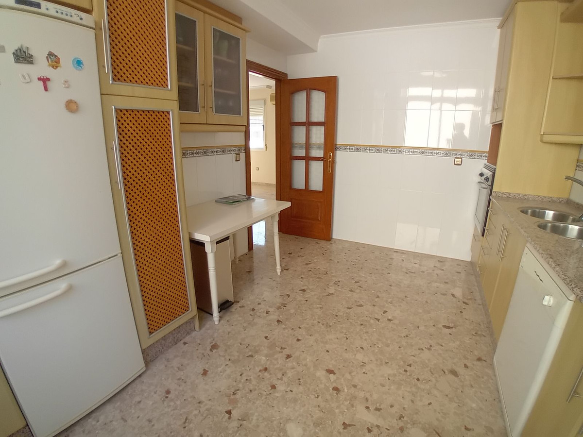 3-Bedroom Middle Floor Apartment in  Puerto de Mazarrón |... - Image 5