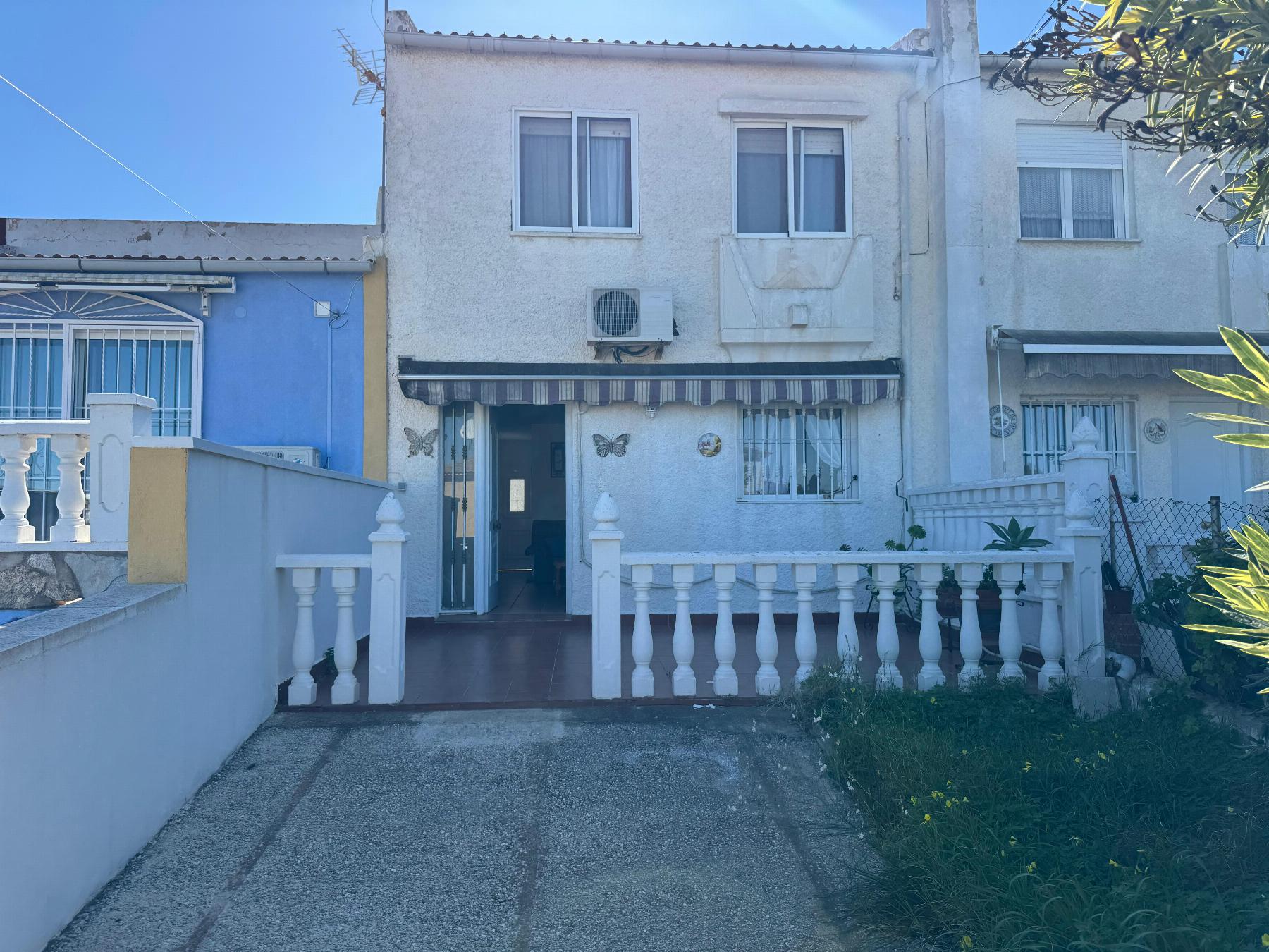 3-Bedroom House in La Siesta, Torrevieja - Image 37